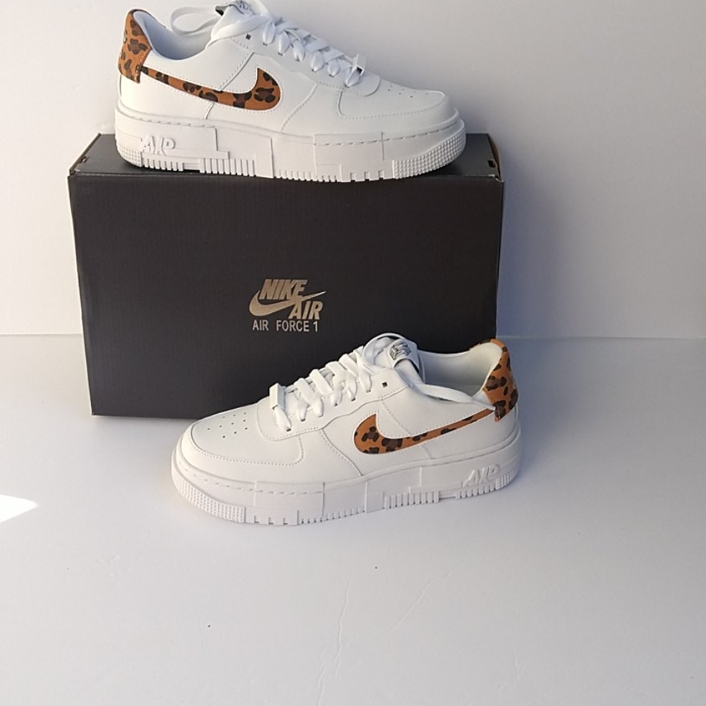 Women Air Force 1